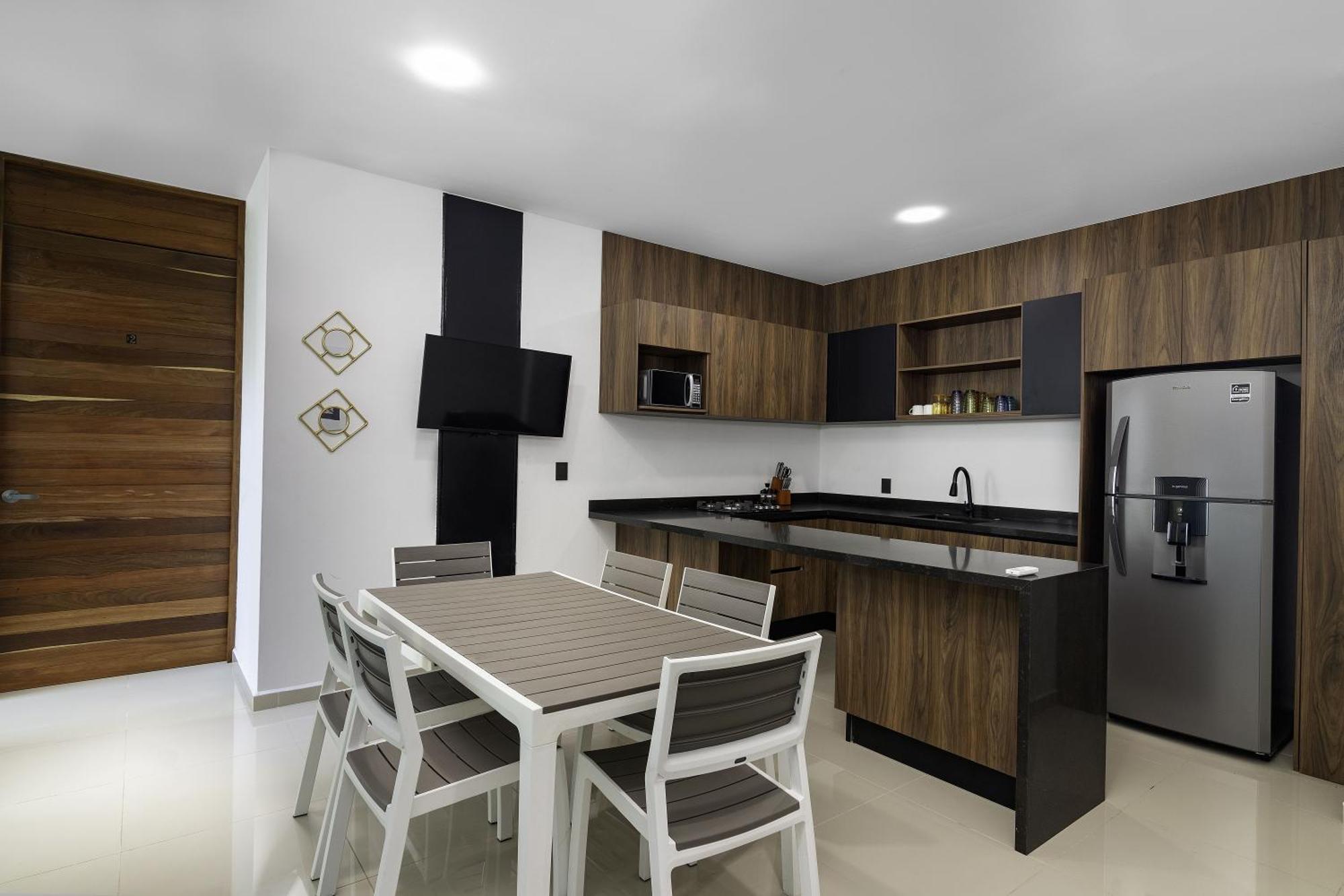 Angelina 28 Beachfront And Family Apartments - Modern And Relaxing Long Stays - 20 Min From Cancun Airport Пуерто Морелос Екстериор снимка